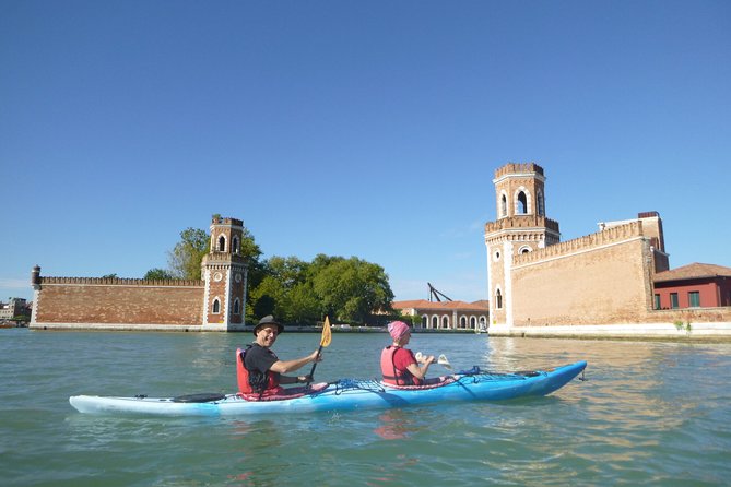 2 Hour Venice Canal Kayak Tour - Premium experience by day - Key takeaways before you book
