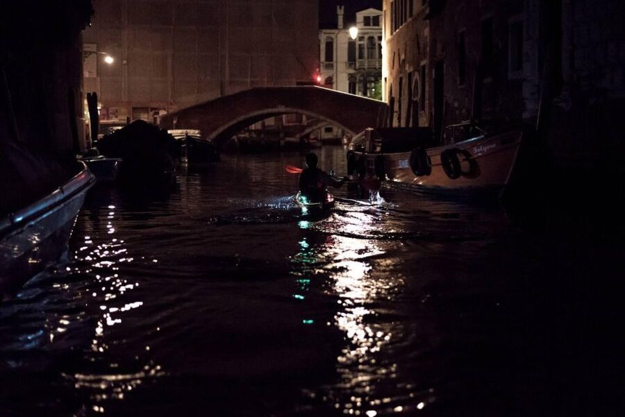 2hr Night Kayak Tour in Venice: premium tour with sunset - Is it safe enough for beginners?