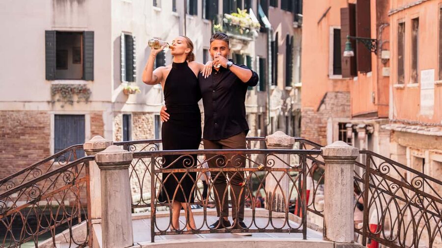 A Unique Photoshoot in Venice - Your 1 hour in Venice: 3 locations and 70 high-quality images