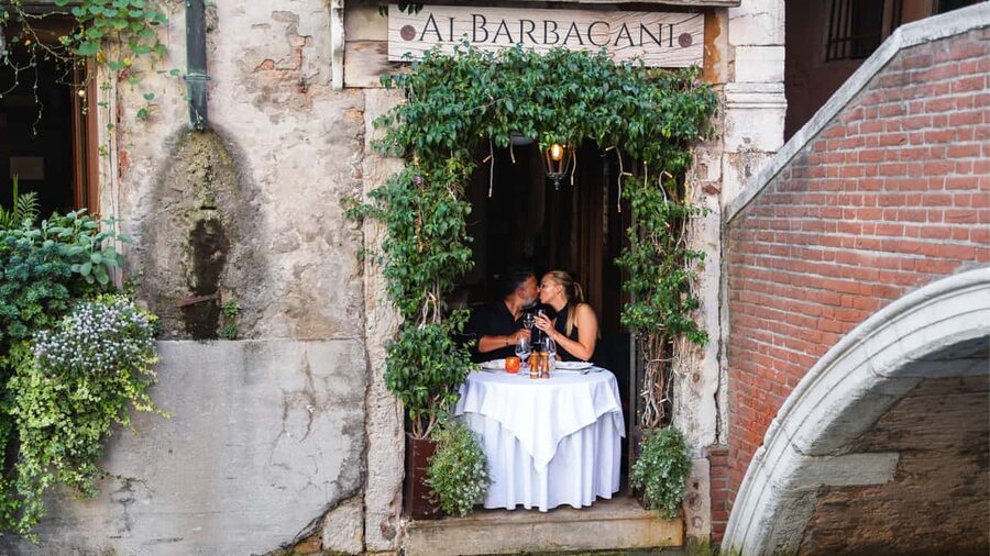 A Unique Photoshoot in Venice - Starting near Rialto: why the first stop sets the tone