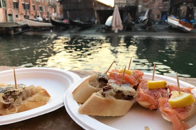 A Venetian Evening: Wine Tasting and Cicchetti with a Local Guide - Campo Santa Margherita: Banksy’s Graffiti in a Real Square