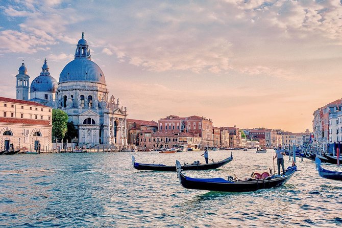 Afternoon in Venice : Basilica + Doge's Palace + Gondola - The gondola ride: 30 minutes of Venice, views first