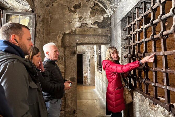 Best Of Venice: Saint Mark's Basilica, Doges Palace with Guide and Gondola Ride - Meeting at Colonna di San Todaro: arrive ready to move