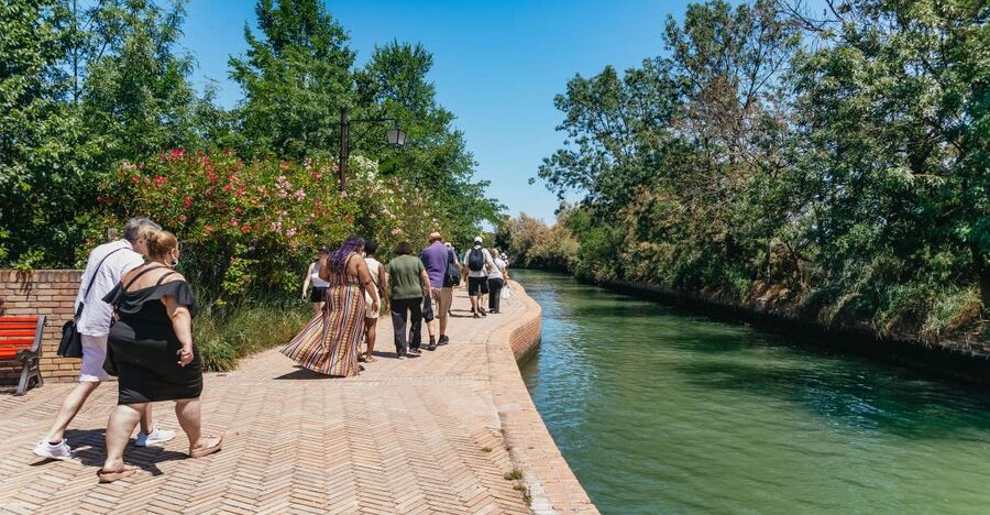 Boat Trip: Glimpse of Murano, Torcello & Burano Islands - Murano glass factory: the best craft moment on the route
