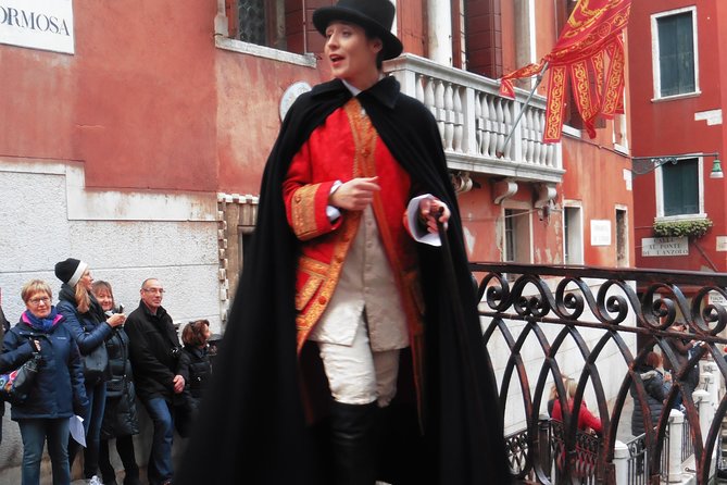 Carnival & Casanova Secrets, Theatrical Walking Show - Pantakin actors and the moving mise-en-scene effect