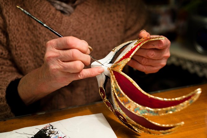 Carnival Treasure Hunt & Mask Painting Workshop - Carnival Treasure Hunt in Venice, the streets become your puzzle