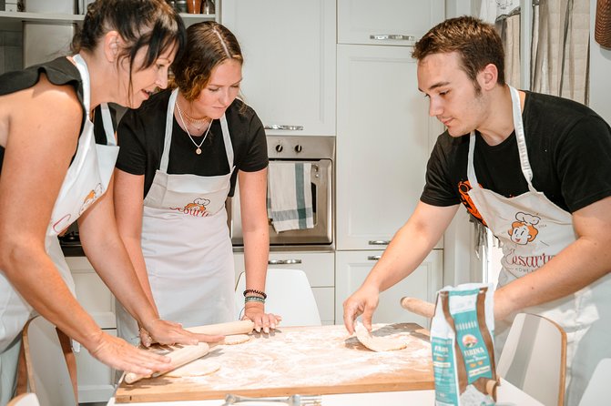 Cesarine: Market Tour & Cooking Class at Local's Home in Venice - The home visit: what a cesarina kitchen teaches beyond recipes