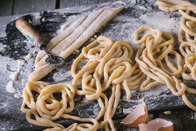 Cesarine: Private Pasta and Tiramisu Class in a Local Venice Home - Sanitary Rules and Comfort in a Home Setting