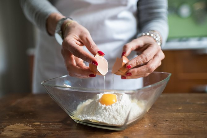 Cesarine: Private Pasta and Tiramisu Class in a Local Venice Home - Getting There: Rialto First, Then a Home Kitchen
