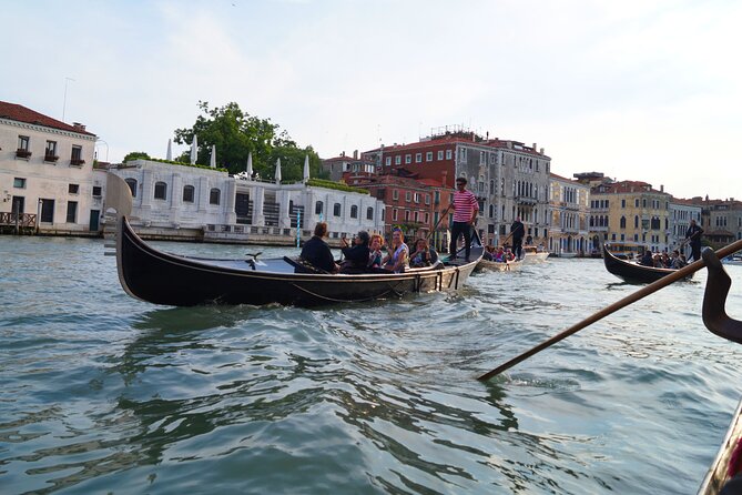 Charming Gondola Ride on the Grand Canal & Gondola Gallery™ - The Grand Canal sights you will actually notice