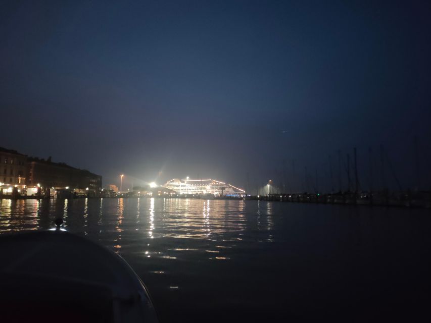 Chioggia: Boat Night Tour and Full Moon Tour - The Small-Group Bonus: 5 People, One Boat, More Talking