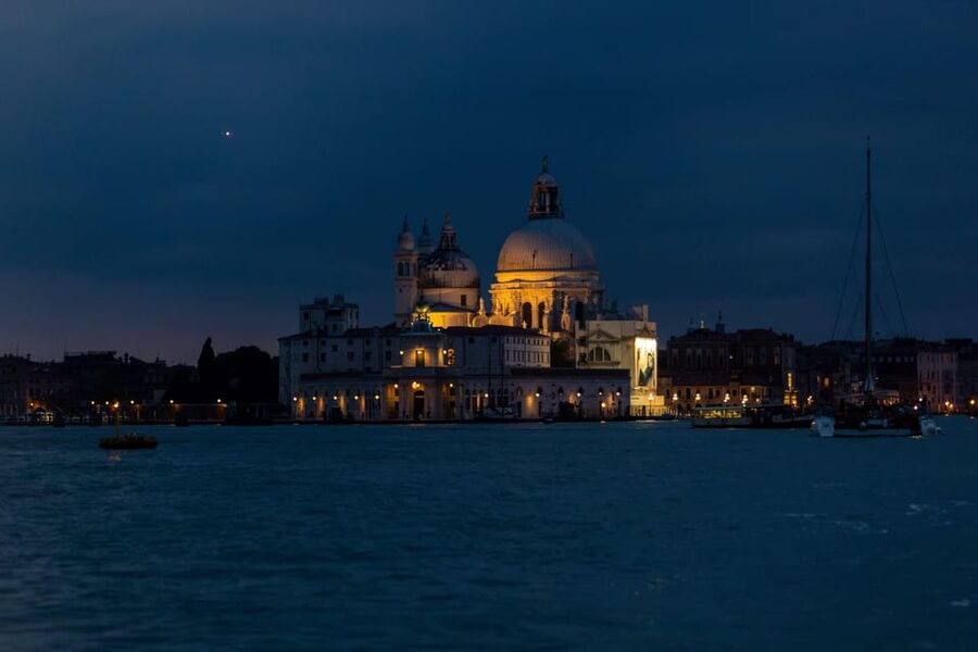 Chioggia-Venice: Day&Night Boat Transfer Round-Trip or 1-Way - Venice by Night: Sunset Viewing and a Romantic Evening Window