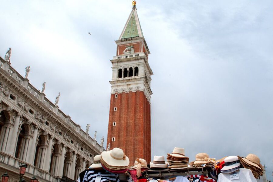Classic Venice: 2-Hour Walking Tour with Basilica Entry - St. Mark’s Square at walking pace (and why it works)
