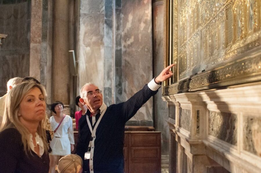 Classic Venice: 2-Hour Walking Tour with Basilica Entry - Who should book this tour
