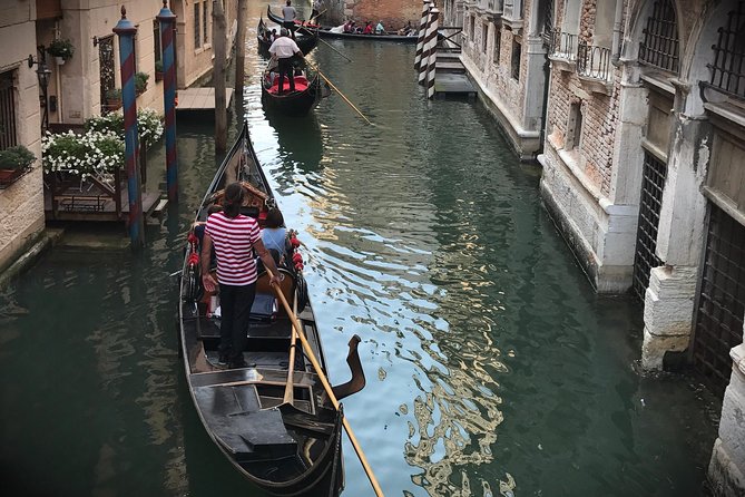 Classic Venice: Doge's Palace, St. Mark's Basilica & Terrace - Walking the right pace in 3 hours
