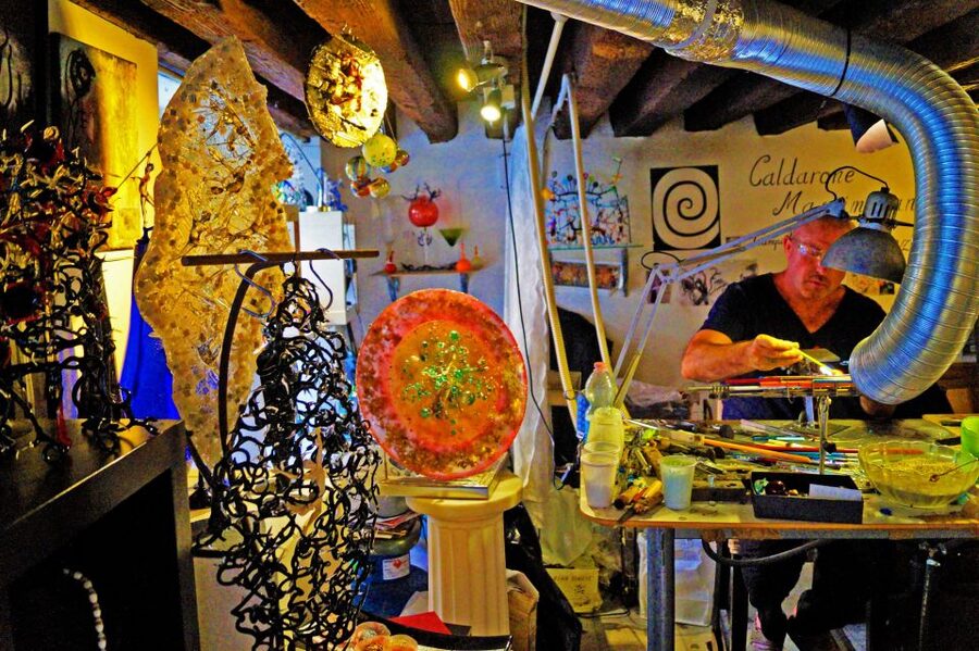 Create Your Glass Artwork: Private Lesson With Local Artisan - Finding the workshop, and what the location really means