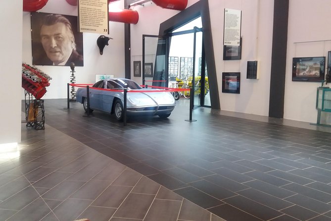 Create your Lamborghini and Ferrari day from Venice - Venice to Motor Valley: route and timing that actually matter