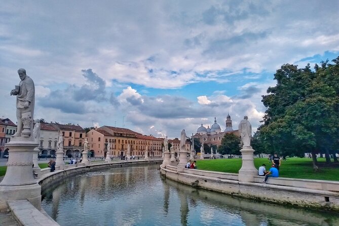 DA Venezia : Experience Padua like a local - Piazza della Frutta and Piazza delle Erbe, where the market story is written in stone