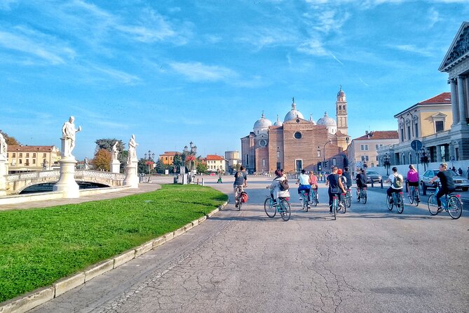 DA Venezia : Experience Padua like a local - Palazzo della Ragione and Sotto il Salone, medieval hall, then food shops under the roof