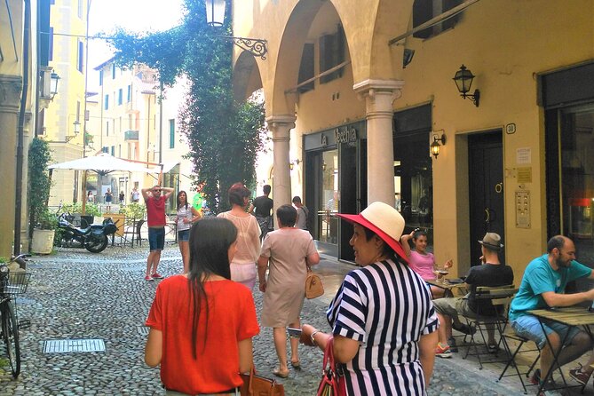 DA Venezia : Experience Padua like a local - Quartiere dell’Antico Ghetto Ebraico, walking the streets of a tough chapter