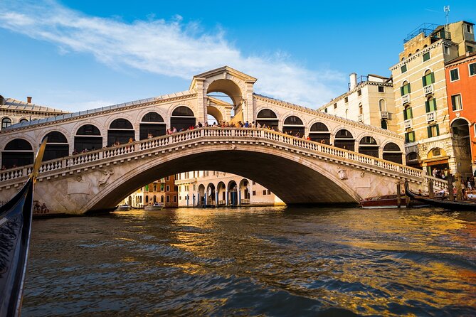 Discover Venice’s most Photogenic Spots with a Local - Bridge of Sighs: the enclosed passageway with built-in mood