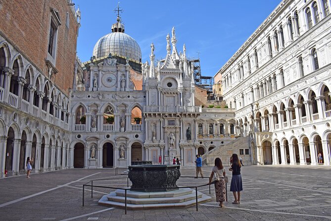 Doge Palace and Saint Mark's Basilica Guided Tour Fast Entry - The Piazza San Marco glass-blowing demo, included but plan your expectations