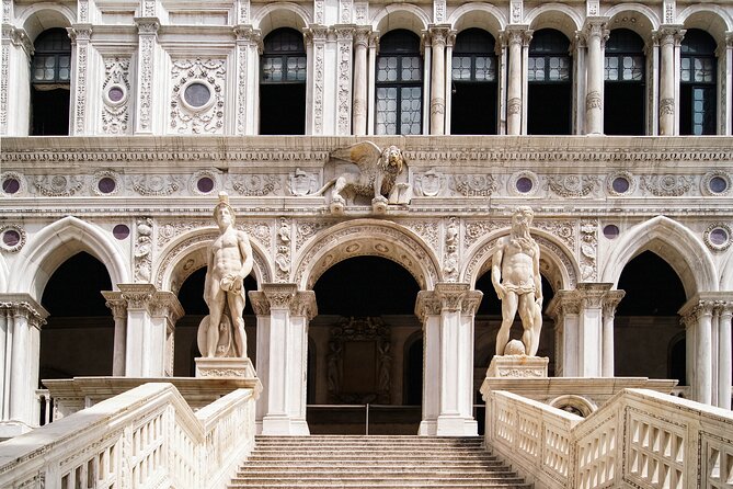 Doge's Palace and St Mark's Basilica Fast-Track Tour in Venice - How the guides and audio system make the pace easier