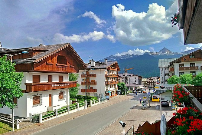 Dolomites Private Tour from Venice - Lago di Misurina: A One-Hour Lake Stop That Feels Like a Reset