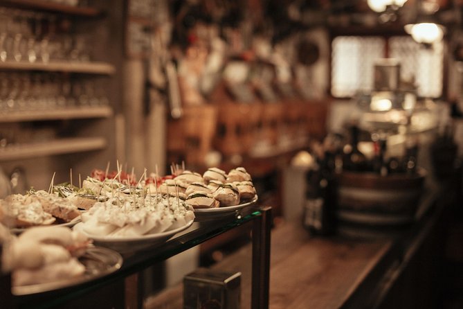 Drinks & Bites in Venice Private Tour - Private Guide Power: Pacing, Prosecco, and Local Stories