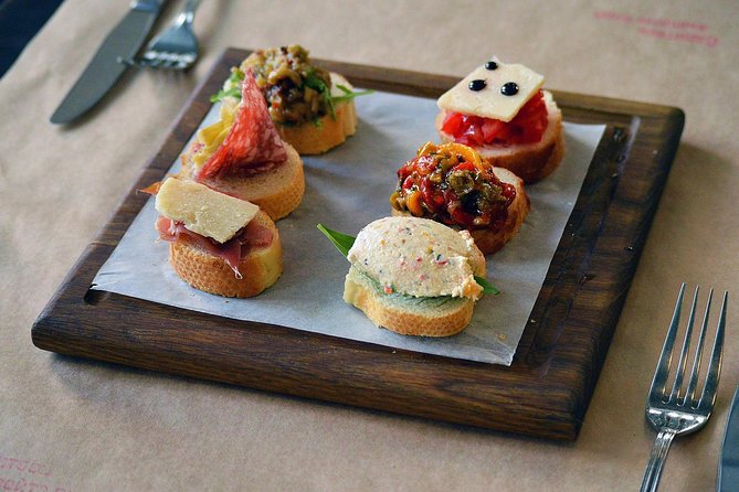 Eat Like a Local: Venice 3-Hour Small-Group Food Tasting Tour - The fish-and-pasta moment, plus sarde in saor