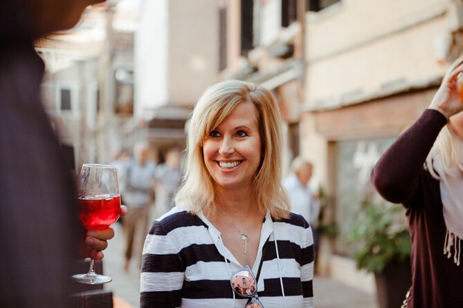Eat like a Local: Venice Cicchetti and Wine Tasting Evening Tour - Osteria Alla Bifora: Prosecco With Cold Cuts and Cheese