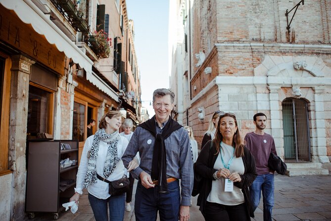 Eat like a Local: Venice Cicchetti and Wine Tasting Evening Tour - Osteria Ai Pugni and Canal-Front Fried Cicchetti