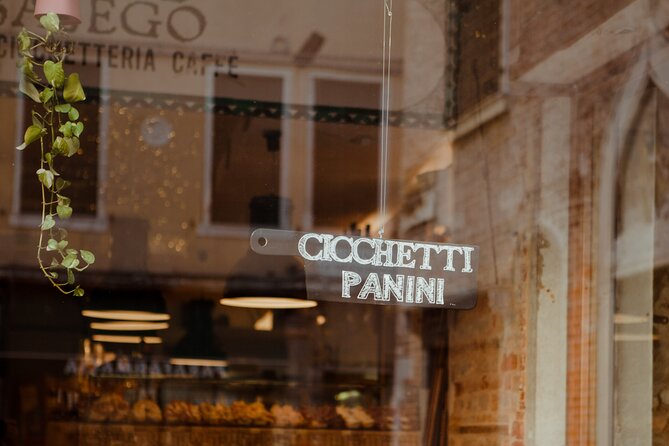 Eat like a Local: Venice Cicchetti and Wine Tasting Evening Tour - Meet at Campo San Tomà: A Practical 3-Hour Walking Rhythm