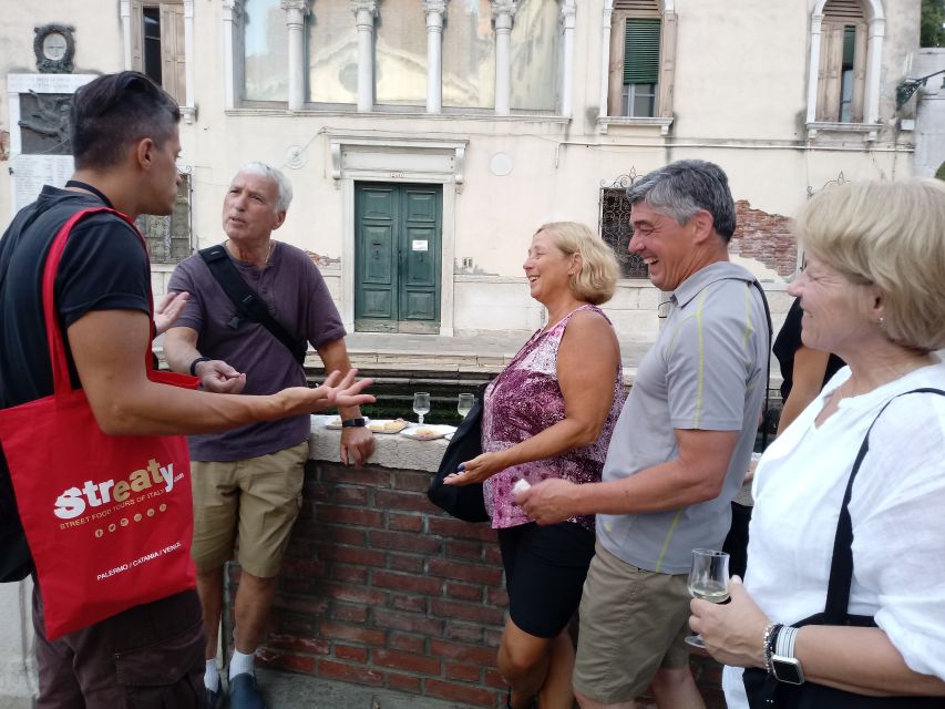 Evening in Venice with a local: food and wine tasting tour - Tips so you enjoy every stop, not just the first drink