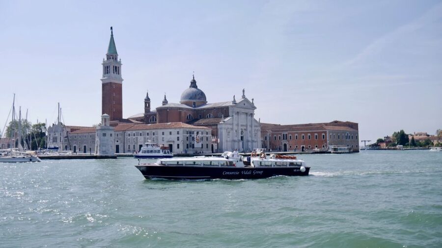 Evening Walking Tour with optional motorboat Ride - The Free Motorboat Return Through the Giudecca Canal
