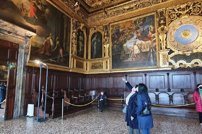 Exclusive Entrance Doge Palace & St. Mark's Basilica Terrace Tour - The rooftop terrace payoff over Piazza San Marco