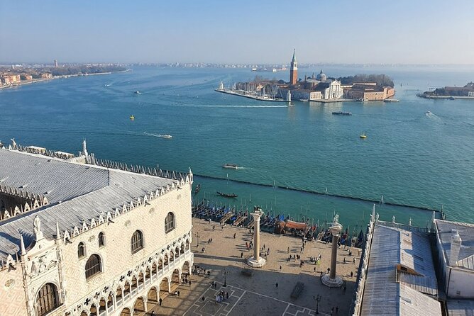 Exclusive Entrance Doge Palace & St. Mark's Basilica Terrace Tour - Where you meet and how the tour fits a Venice day