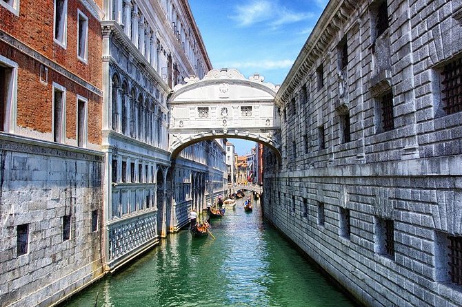 Explore Vivacious Venice: Self-Guided Audio Tour - Palazzo Ducale: power, atmosphere, and the stories behind the Doge
