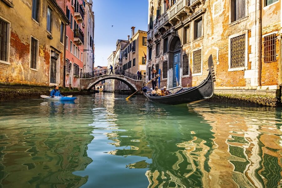 Family Kayaking Tour: Discovering Venice - The rowing club visit, before your paddle touches water