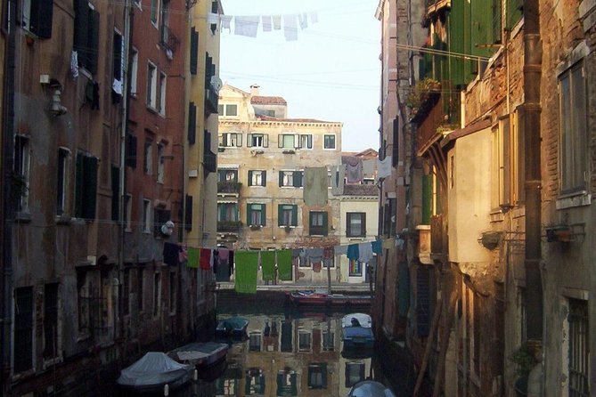 Friendinvenice Cannaregio &Jewish Heritage- private tour - Stop 1: Cannaregio, from reed marsh origins to local bacari life
