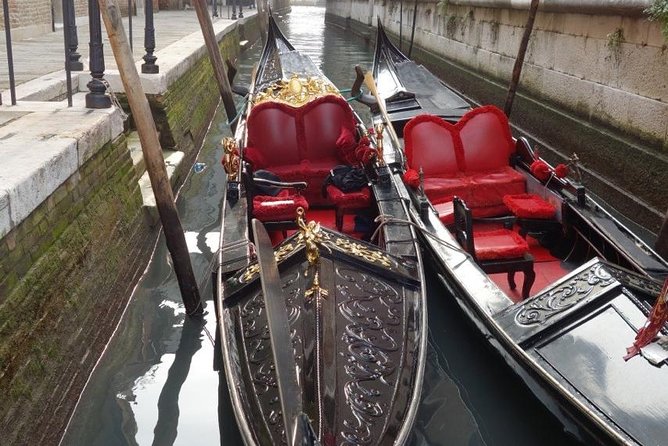 FriendInVenice: Experience the True Venice with a Private Tour - Ordering Drinks the Venetian Way: Wine, Espresso, and Small-Plate Snacks
