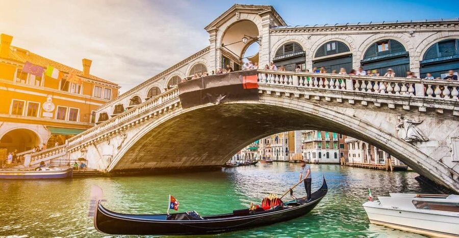 From Lake Garda: Full-Day Guided Group Tour of Venice - Why This Venice Day Trip From Lake Garda Feels Efficient