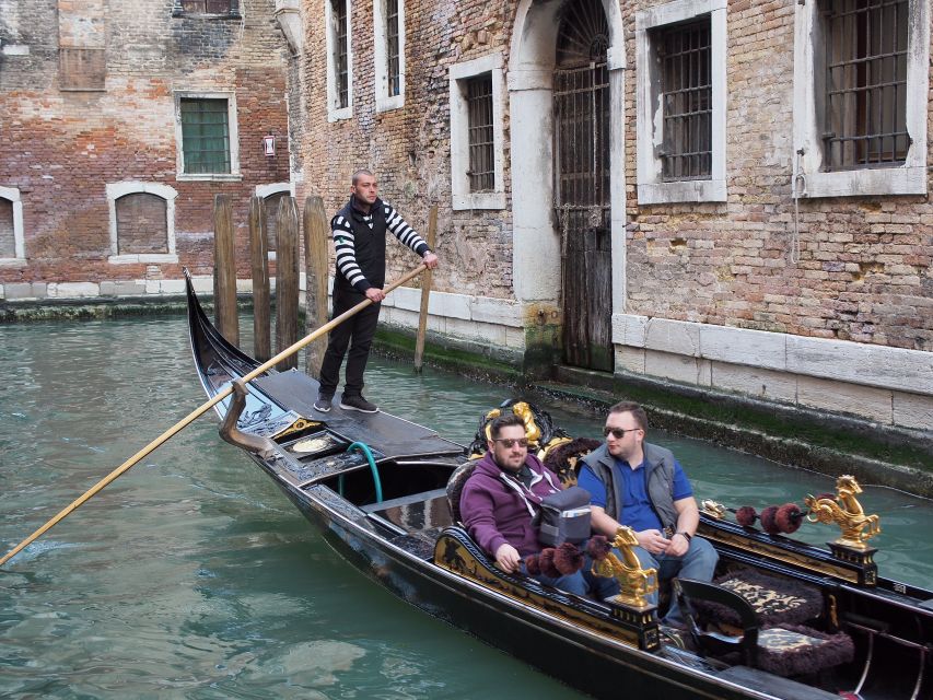 From Lake Garda: Full-Day Guided Group Tour of Venice - Your Venice Free Time: Spending 3.5 Hours Like a Local