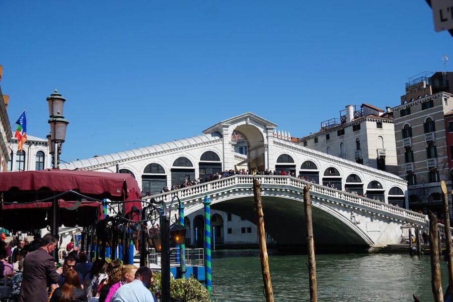From Punta Sabbioni: Venice, Murano & Burano Guided Tour - Burano after Murano: lace, painted houses, and quick-strike wandering