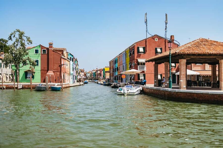 From Venice: Murano & Burano Guided Tour by Private Boat - Burano Wandering Time: Cookies, Canals, and the Pace That Helps