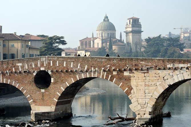 From Venice: Private Tour of Verona - Meeting Your Private Guide in Verona: Your Headsets Make It Work