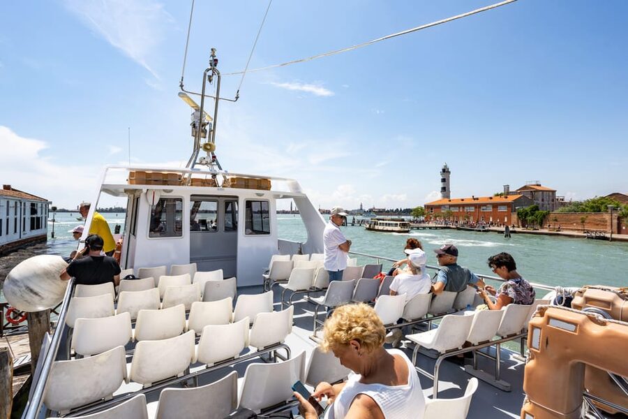 Full-day boat tour to Murano Burano Torcello from Chioggia - Murano glass at Ellegi: the stop that makes the day feel real