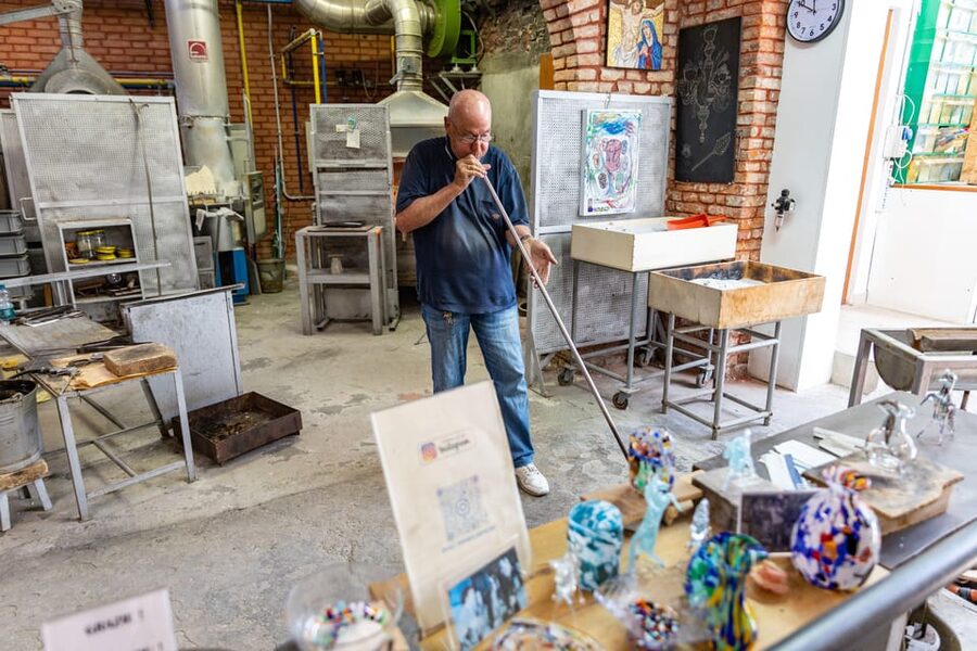 Full-day boat tour to Murano Burano Torcello from Chioggia - Getting to the right place: Chioggia-Sottomarina and the meeting point
