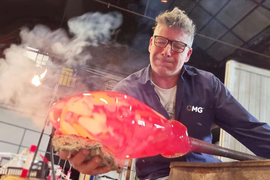 Glass Blowing Show Visit Murano Glass Factory & Showroom OMG - What You Actually See: Vase Glassblowing and the Glass Horse