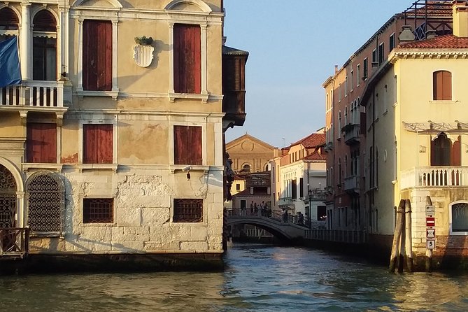 Grand Canal boat tour and Murano glass experience with Hotel pick up - Return by public boat included: plan for a shared ride